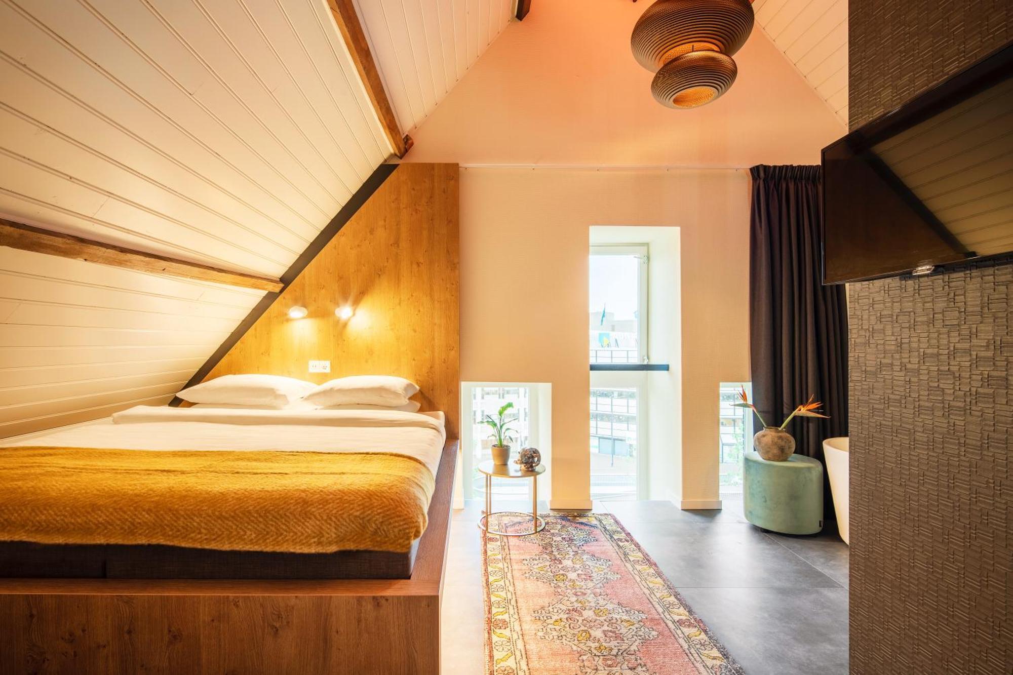 Albergue Bunk *